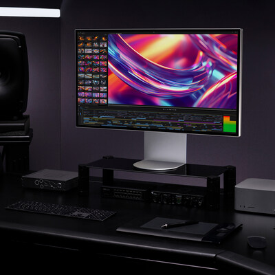 Debuting under LG’s new UltraFine evo brand of premium, ultra-high-resolution monitors, the 32U990A is purpose-built for professional video editors, graphic designers and other creators working with demanding, data-intensive workflows. Combining ultra-sharp 6K resolution (6,144 x 3,456) with exceptional color reproduction and high-speed connectivity, it empowers users to work faster and smarter.